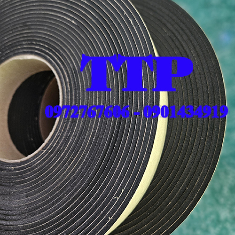 Ron xốp EVA đen một mặt keo